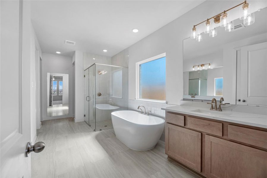 Representative image. Features, selections and colors may vary.