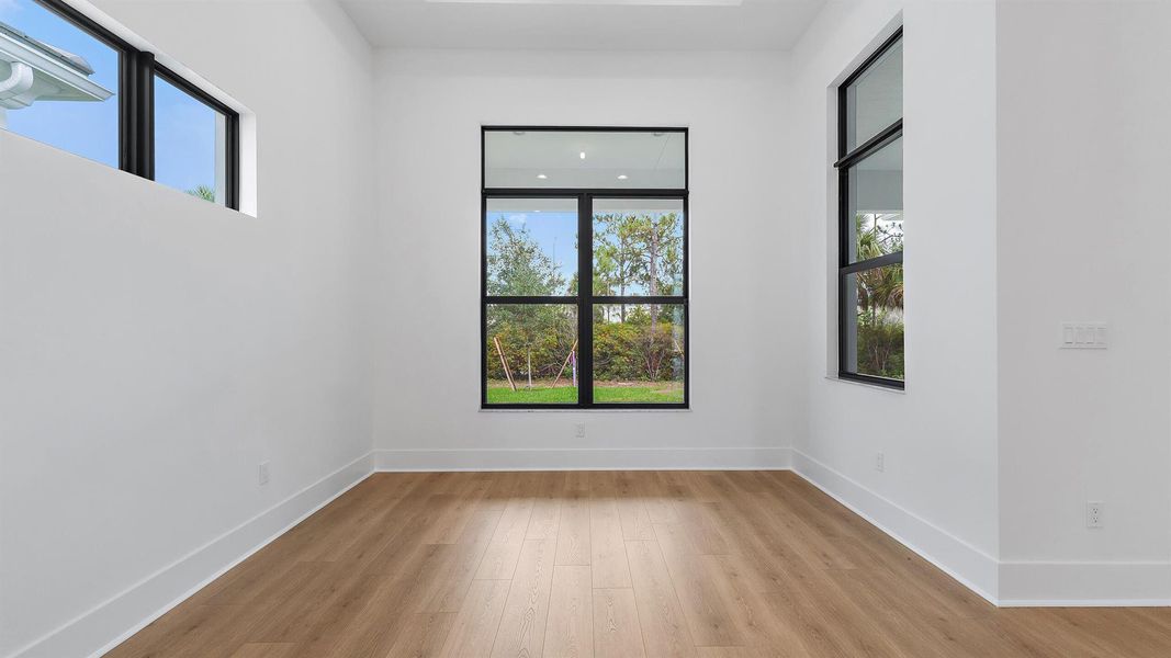 Spacious, unfurnished interior of a new home in Artistry Palm Beach, Palm Beach Gardens (Image 17).