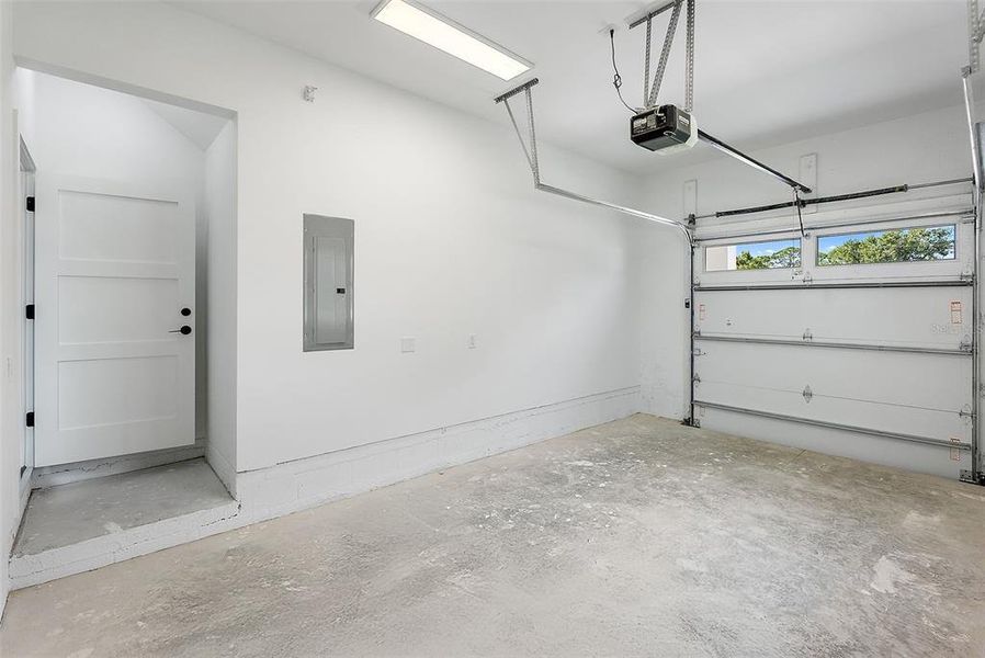 Spacious, unfurnished interior of a new home in , St. Petersburg (Image 24).