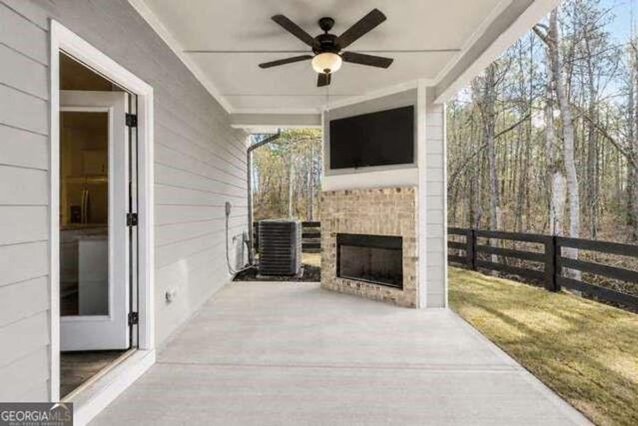 Exterior details and patio area of a home in , Tucker (Image 3).