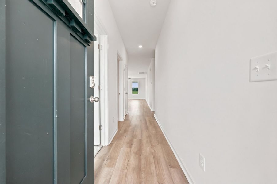 Spacious, unfurnished interior of a new home in Edgefield, Loris (Image 10). Spacious, unfurnished interior of a new home in Edgefield, Loris (Image 10).