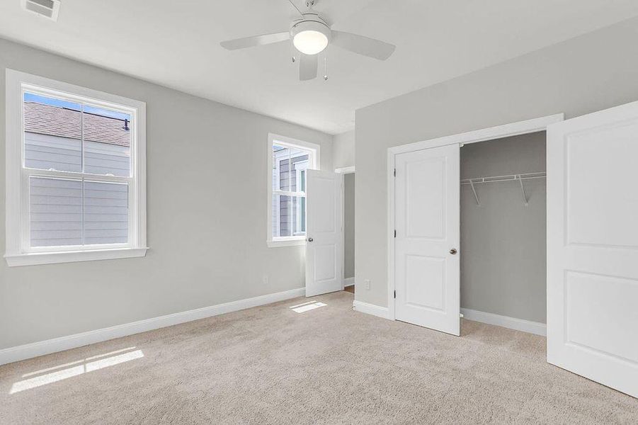 Spacious, unfurnished interior of a new home in Heron Preserve, Hanahan (Image 10).