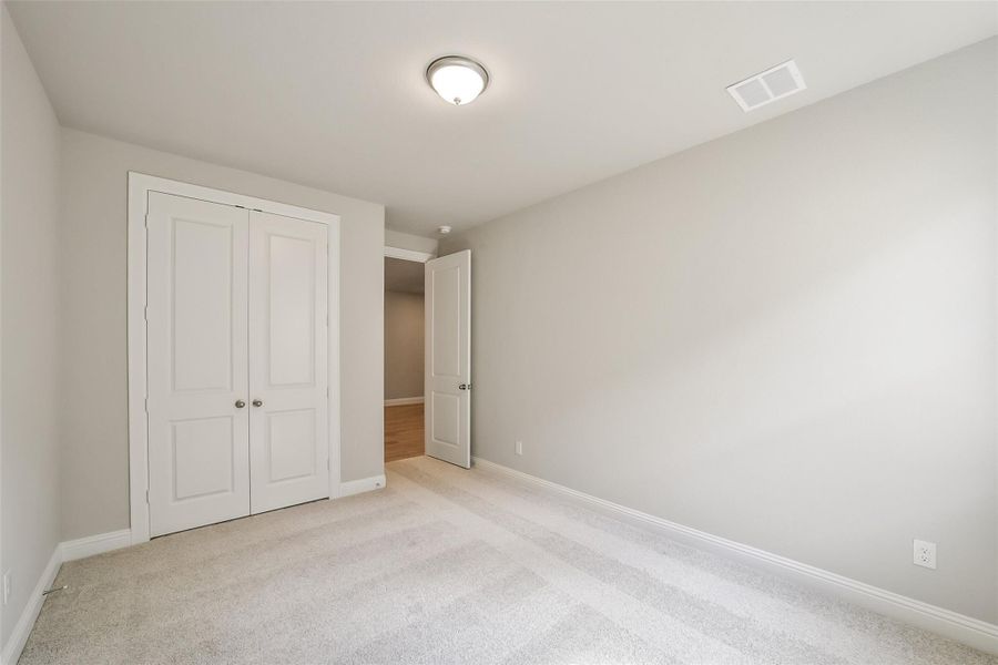 Spacious, unfurnished interior of a new home in Evergreen 60', Conroe (Image 28).