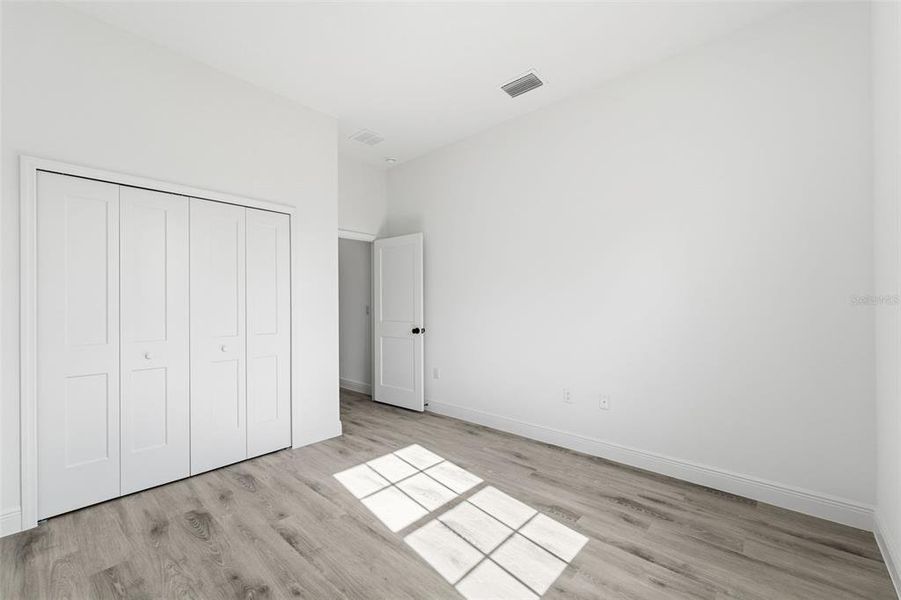 Spacious, unfurnished interior of a new home in , Ocala (Image 24).