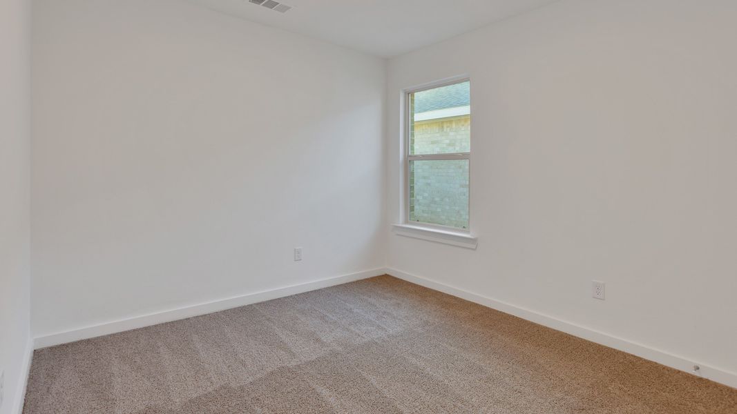Spacious, unfurnished interior of a new home in Allen Farms, Lubbock (Image 12).