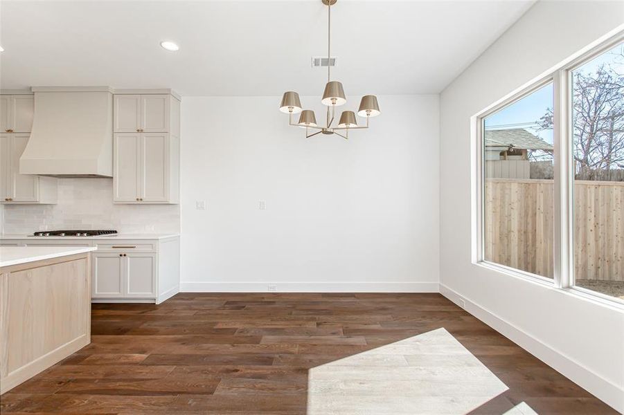 Spacious, unfurnished interior of a new home in , Dallas (Image 31).