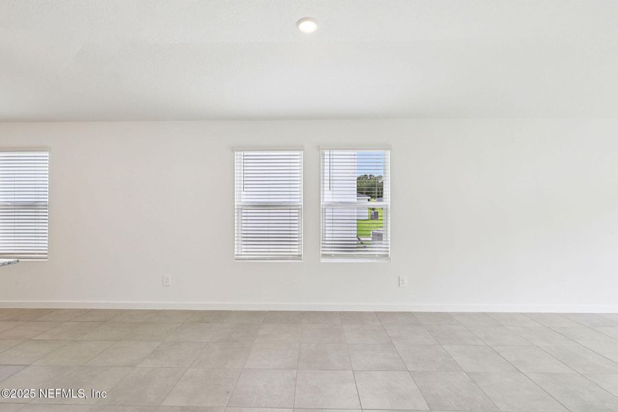 Spacious, unfurnished interior of a new home in Kings Crossing, Jacksonville (Image 28). Spacious, unfurnished interior of a new home in Kings Crossing, Jacksonville (Image 28).