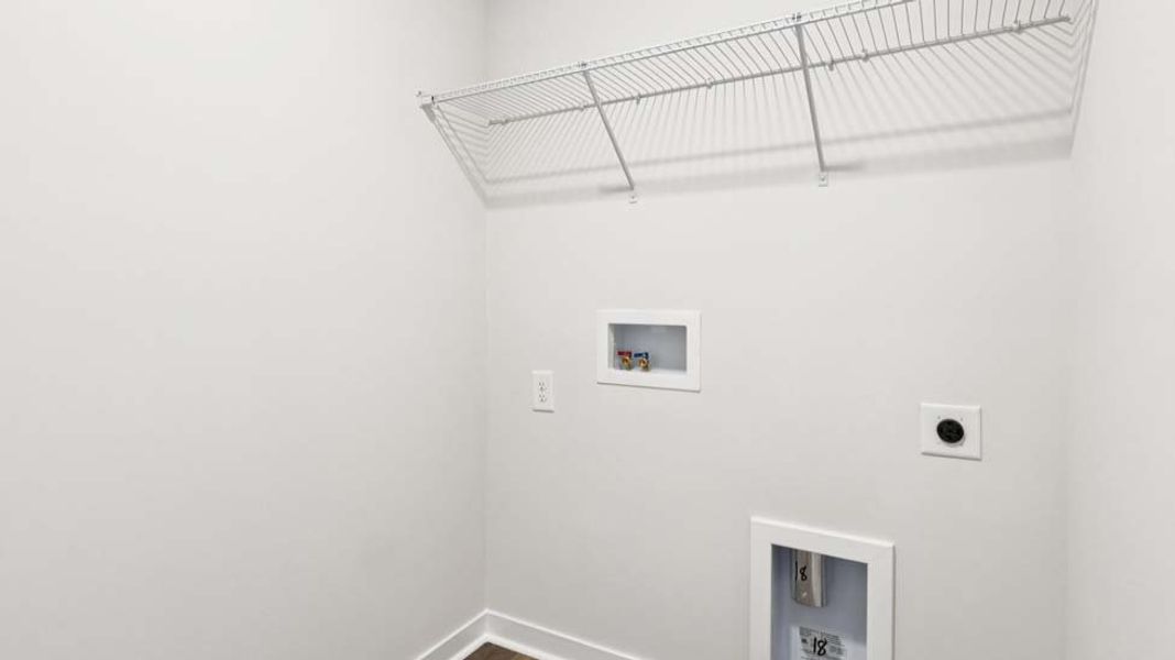 Spacious, unfurnished interior of a new home in Reedy Creek Preserve, Charlotte (Image 27).