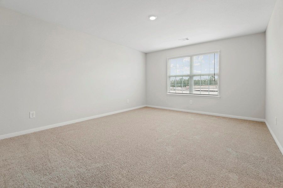 Spacious, unfurnished interior of a new home in Cypress Trails at Bauer Landing, Hockley (Image 8).