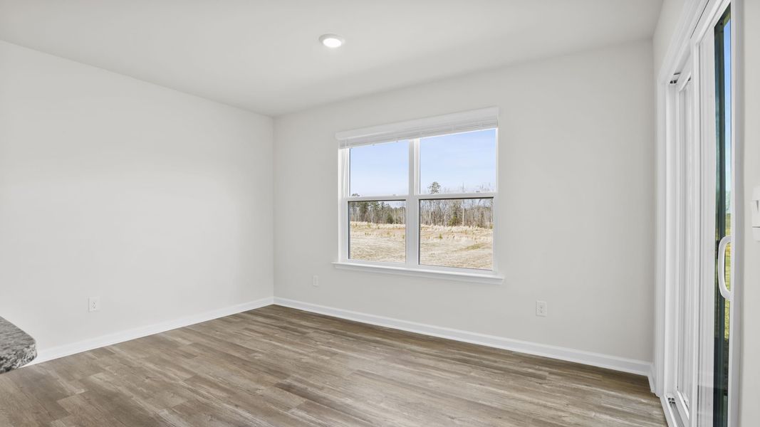 Spacious, unfurnished interior of a new home in Hawk Ridge, Anderson (Image 20).