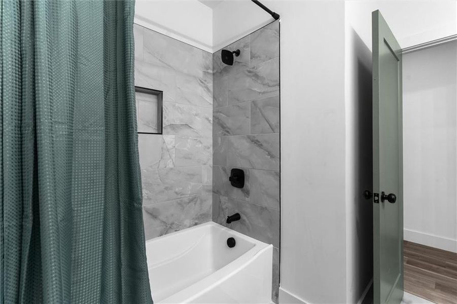 Furnished interior view inside a new home in , Atlanta (Image 67).