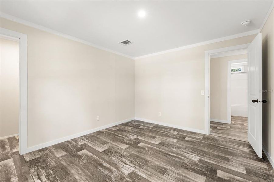 Spacious, unfurnished interior of a new home in , Gainesville (Image 24).