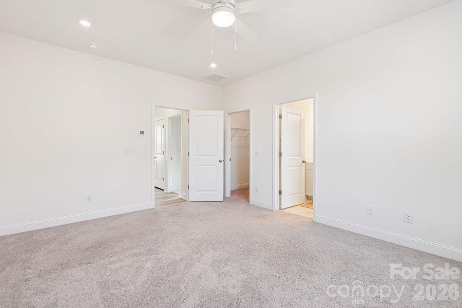 Spacious, unfurnished interior of a new home in , Fort Mill (Image 23).