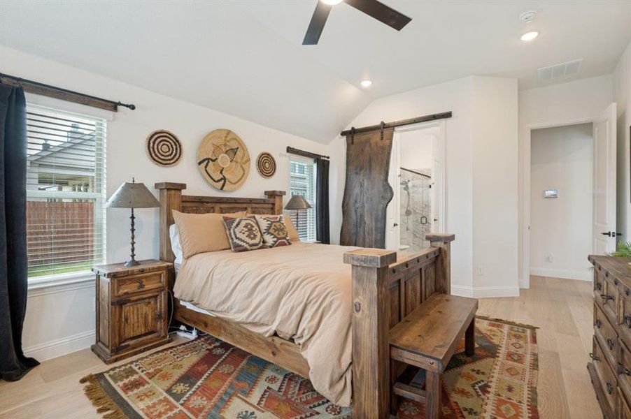 Furnished interior view inside a new home in , Waxahachie (Image 8).