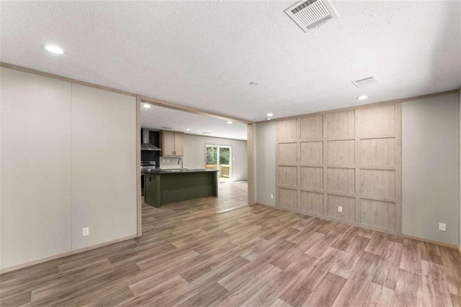 Spacious, unfurnished interior of a new home in , Dahlonega (Image 26).