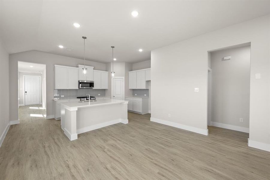 7404 Summer Sunset- Dining-2