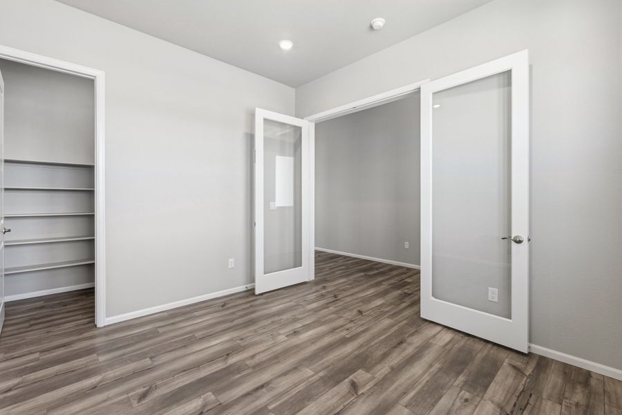 Spacious, unfurnished interior of a new home in Talon Pointe, Thornton (Image 16).