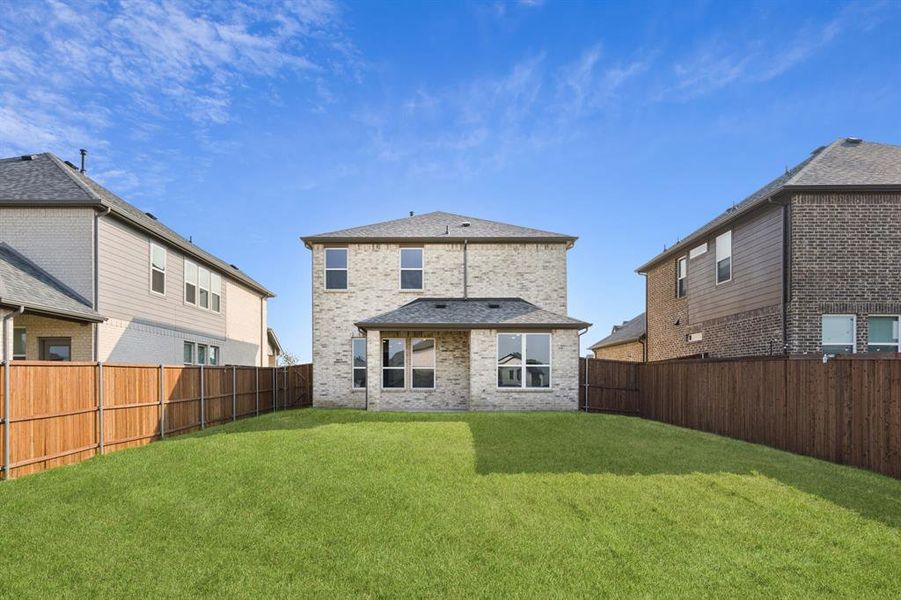 Front exterior of a new home in Bellagio, Forney, TX, highlighting curb appeal (Image 21). Front exterior of a new home in Bellagio, Forney, TX, highlighting curb appeal (Image 21).