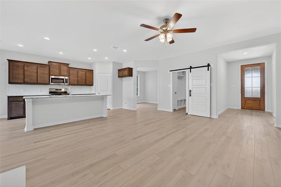 Spacious, unfurnished interior of a new home in Liberty Pointe, Gainesville (Image 31).