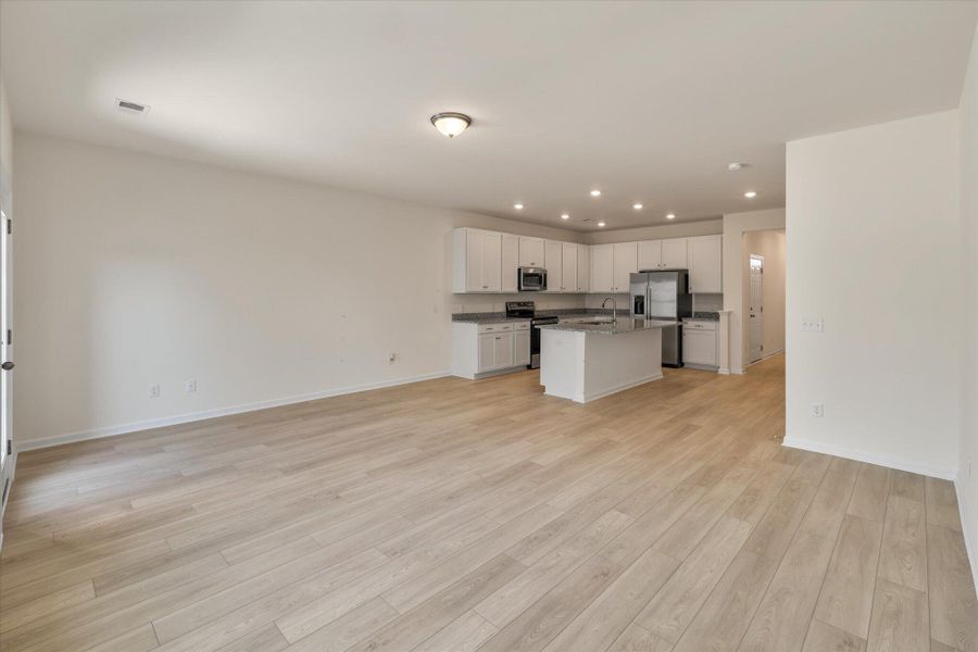 Spacious, unfurnished interior of a new home in The Landings at Montague, Goose Creek (Image 28).