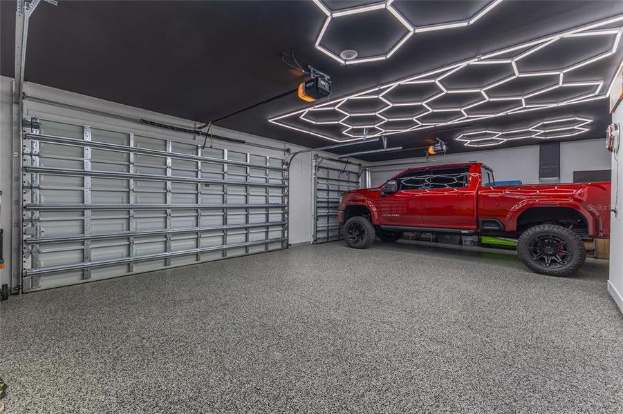 Spacious, unfurnished interior of a new home in , Lehigh Acres (Image 23).