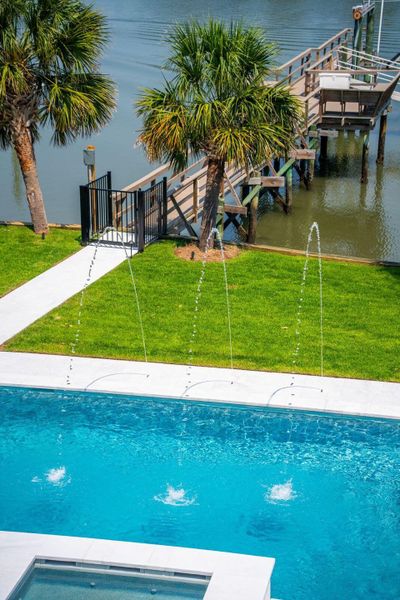 Community amenities in , Isle Of Palms (Image 96).