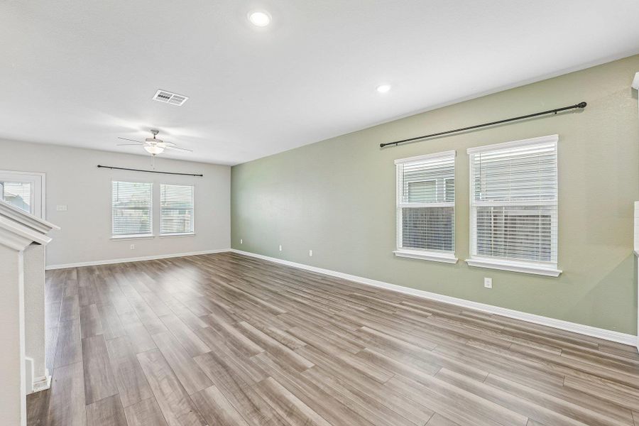 Spacious, unfurnished interior of a new home in Waterstone Crossing, Kyle (Image 15).