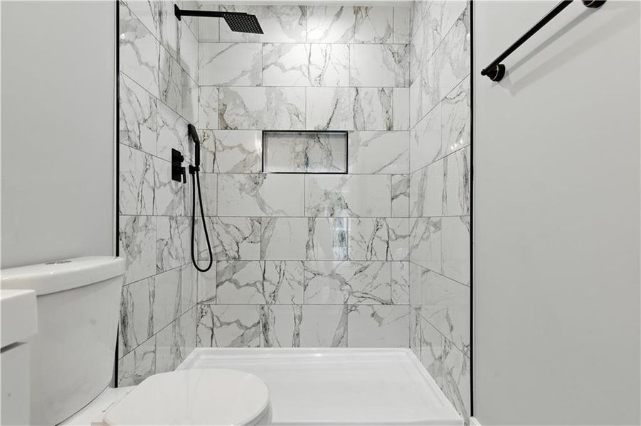 Furnished interior view inside a new home in , Dallas (Image 10).