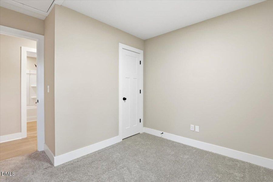 33-215 N Lumber St-33