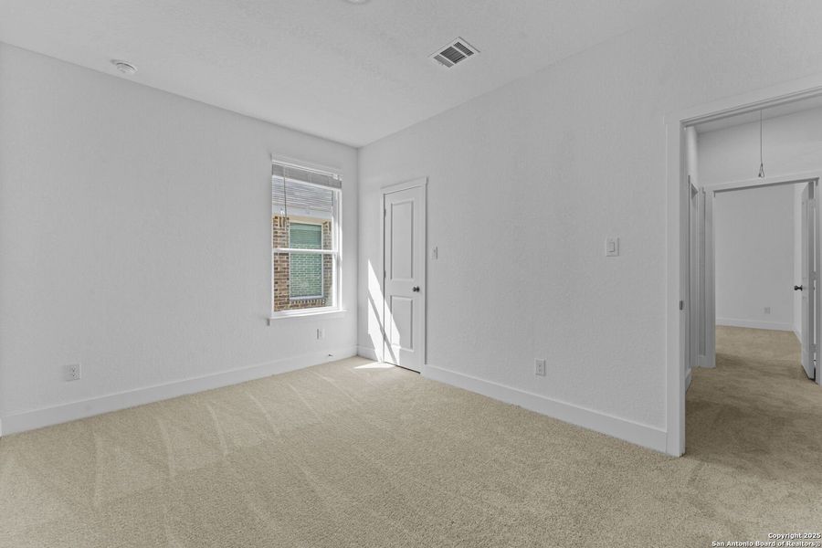 Spacious, unfurnished interior of a new home in , New Braunfels (Image 33).