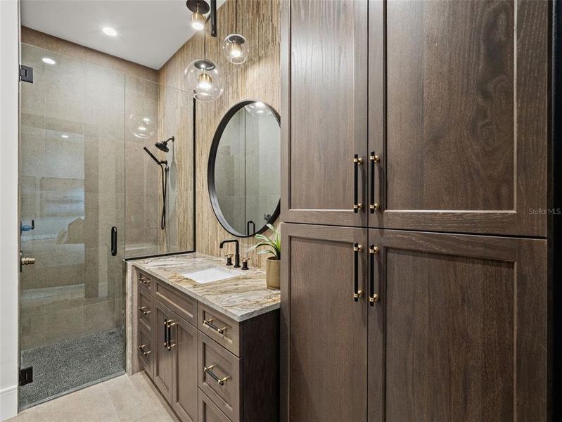 Furnished interior view inside a new home in , Orlando (Image 38).