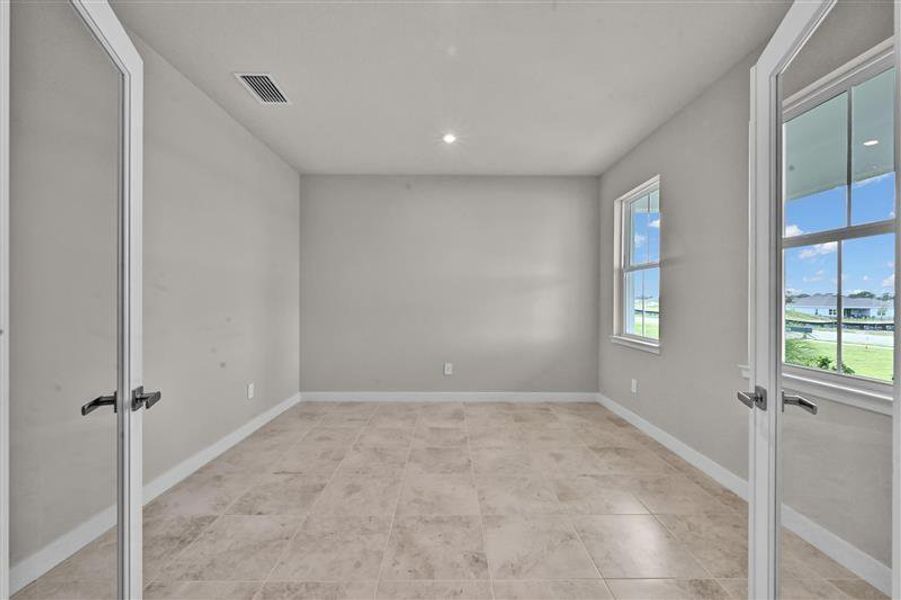 Spacious, unfurnished interior of a new home in Lost Tree Preserve, Vero Beach (Image 5). Spacious, unfurnished interior of a new home in Lost Tree Preserve, Vero Beach (Image 5).