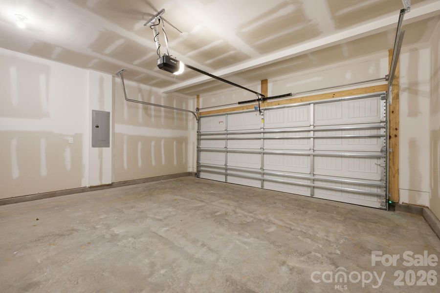 Spacious, unfurnished interior of a new home in Catawba Trace, Catawba (Image 9). Spacious, unfurnished interior of a new home in Catawba Trace, Catawba (Image 9).
