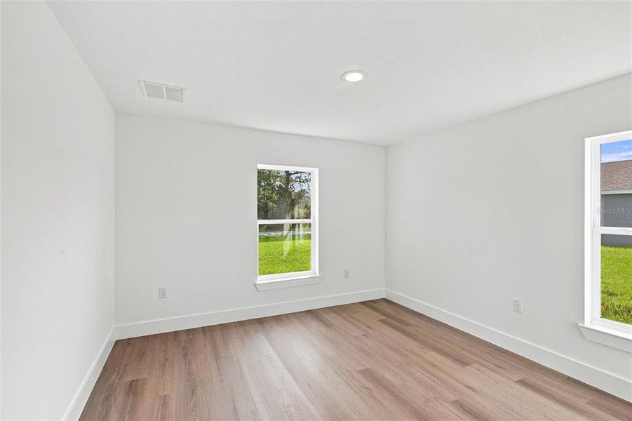 Spacious, unfurnished interior of a new home in , Sebring (Image 34).