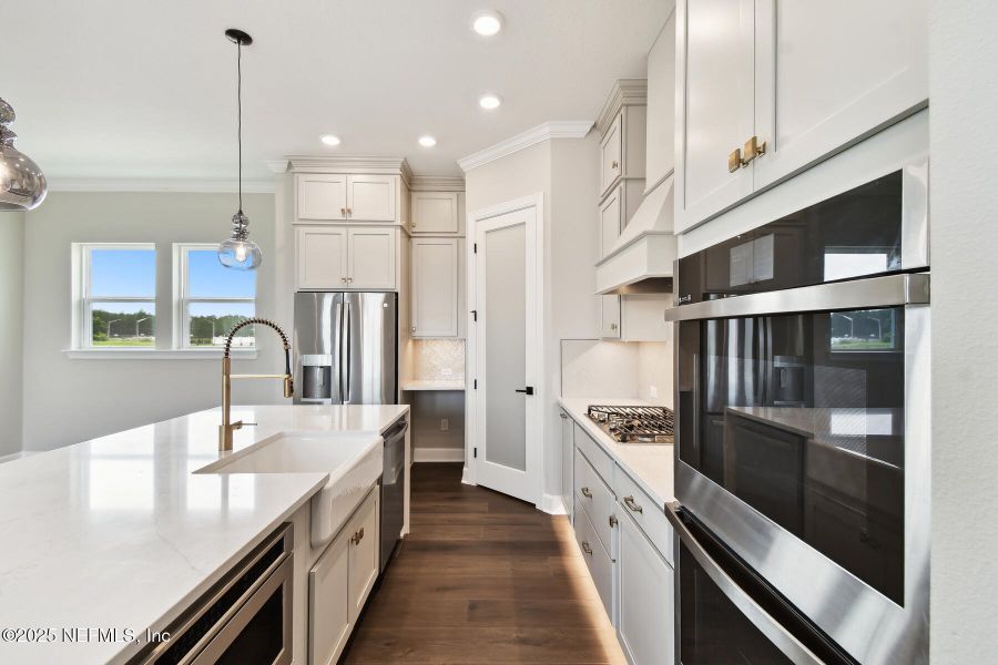 Furnished interior view inside a new home in Granville at eTown 38', Jacksonville (Image 6).