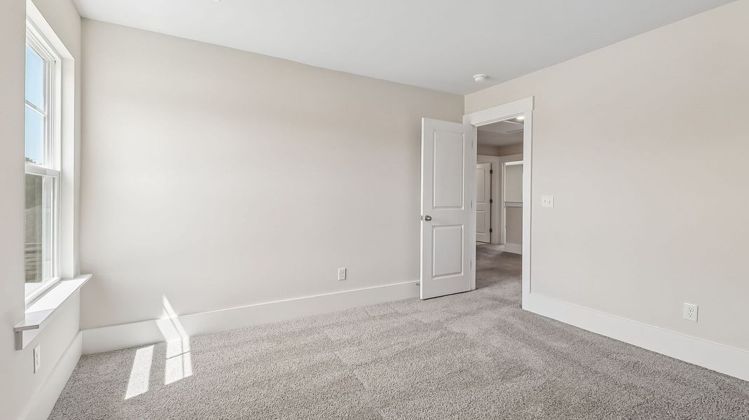 Spacious, unfurnished interior of a new home in Shell Pointe, Gilbert (Image 27).