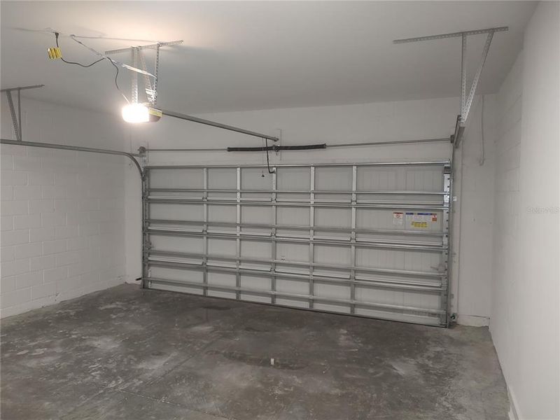 Spacious, unfurnished interior of a new home in , New Smyrna Beach (Image 14).