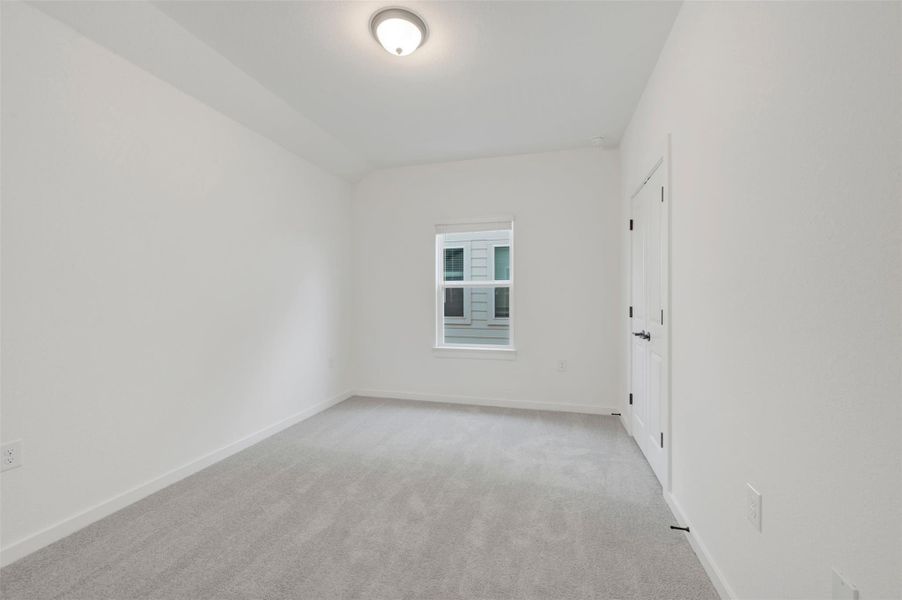 Spacious, unfurnished interior of a new home in Estancia West, Manchaca (Image 30).
