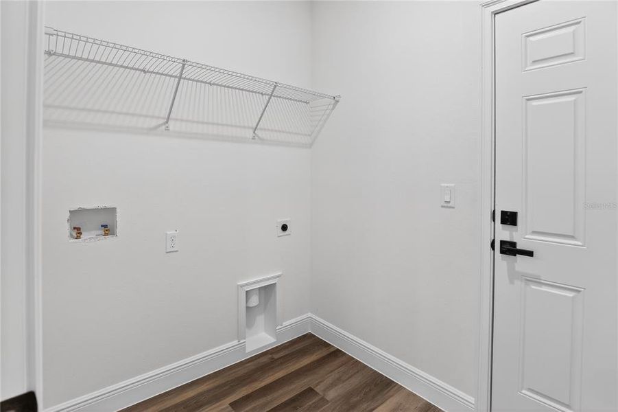 Spacious, unfurnished interior of a new home in , Citrus Springs (Image 16).