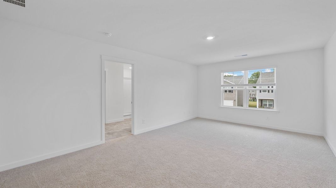 Representative unfurnished interior of a home built from the Hayden by D.R. Horton in Hawks Landing, Apison (Image 19).