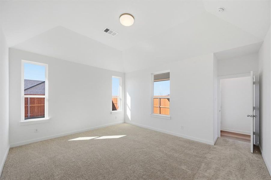 Spacious, unfurnished interior of a new home in Heartland, Crandall (Image 13).
