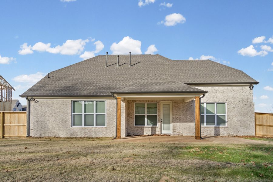 Exterior details and patio area of a home in White Oak, Arlington (Image 26).