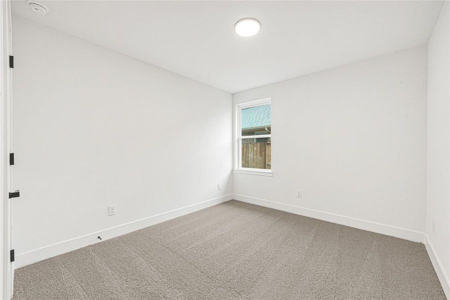 Spacious, unfurnished interior of a new home in Bayou Maison, Dickinson (Image 19).