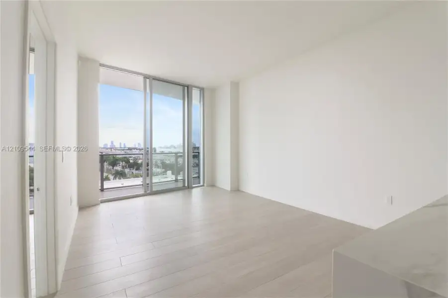 Spacious, unfurnished interior of a new home in , Miami (Image 55).