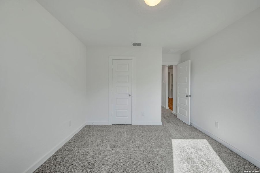 Spacious, unfurnished interior of a new home in Cinco Lakes, San Antonio (Image 30). Spacious, unfurnished interior of a new home in Cinco Lakes, San Antonio (Image 30).