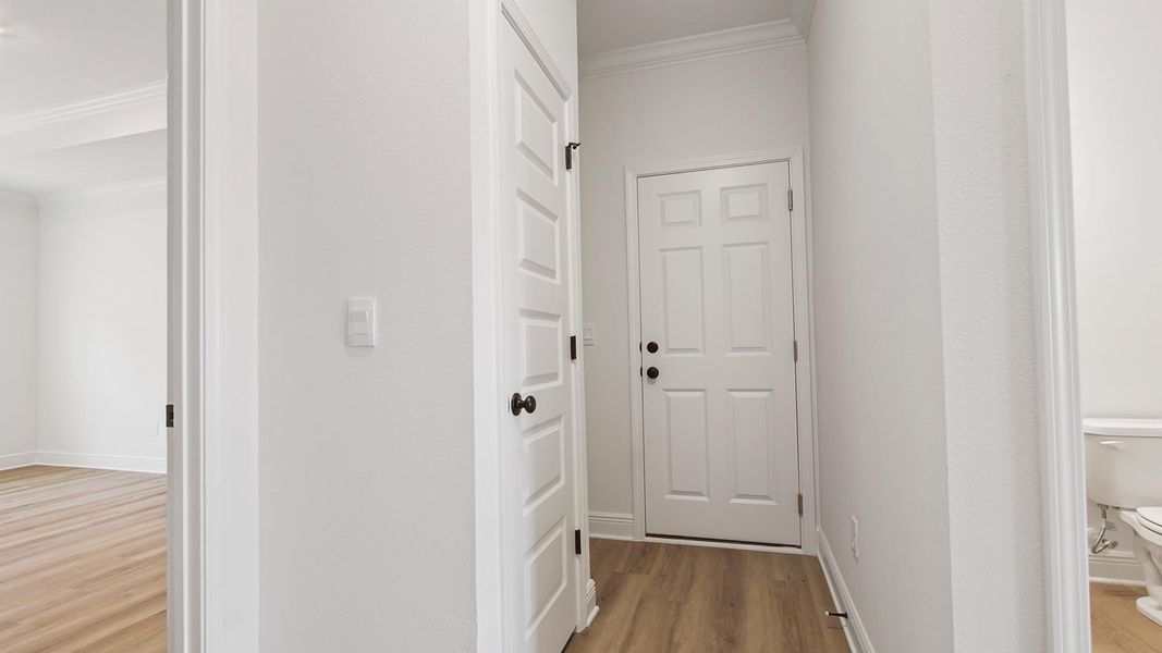 Spacious, unfurnished interior of a new home in Owl's Head Farms, Freeport (Image 28).