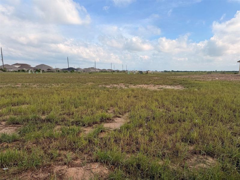 Natural landscape and outdoor views near Grand Mason Crossing in Katy (Image 7). Natural landscape and outdoor views near Grand Mason Crossing in Katy (Image 7).