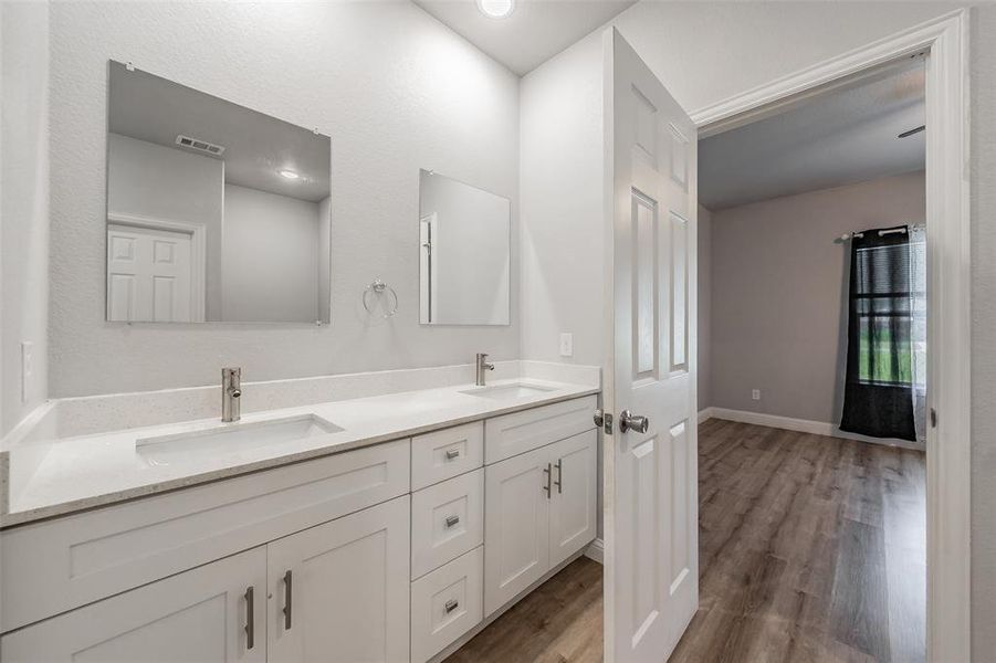 Furnished interior view inside a new home in , Cleburne (Image 14).