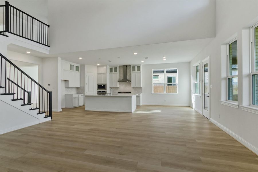 Spacious, unfurnished interior of a new home in Brookewater, Rosenberg (Image 19).