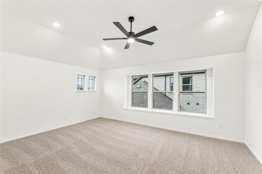 Spacious, unfurnished interior of a new home in Stone River Glen 60s, Royse City (Image 34).